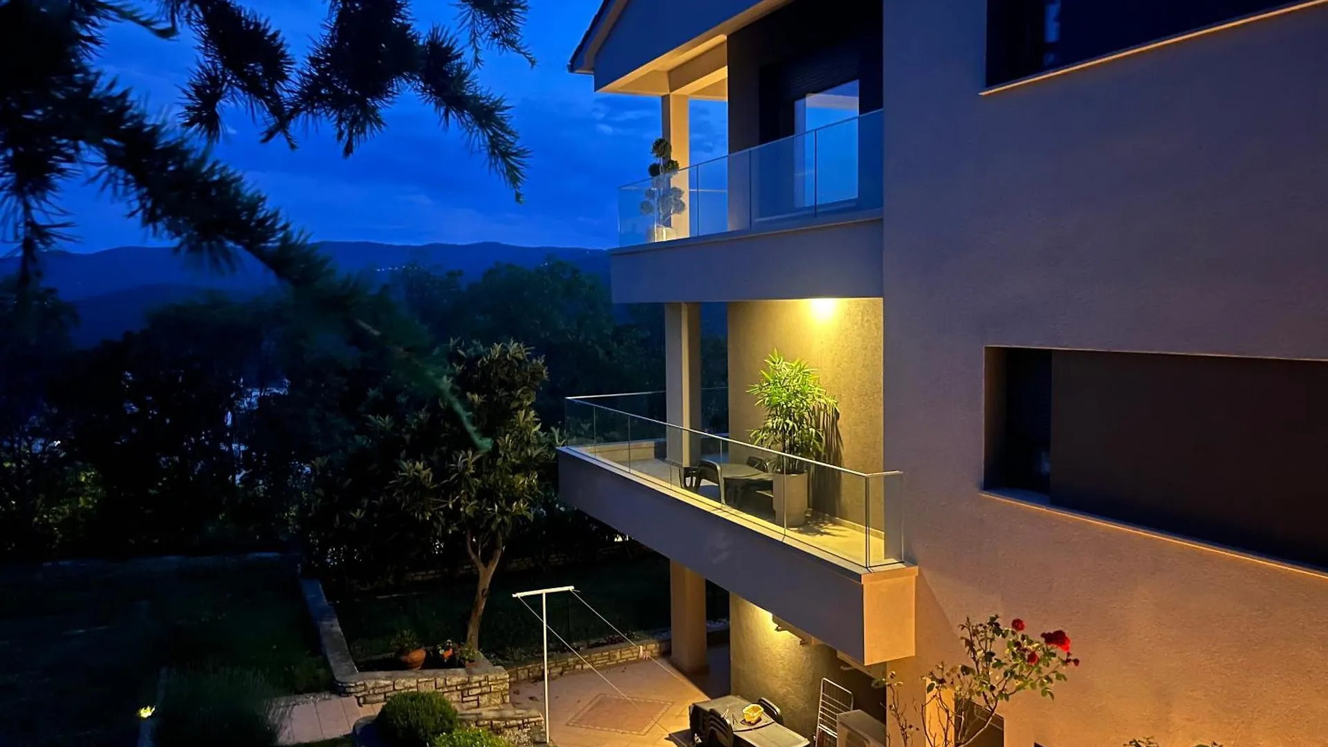 Elena Relax For 4, Hike And Bike Daire Rabac